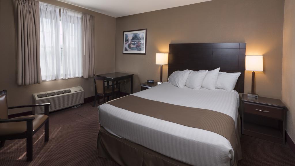 Moberly Inn & Suites Exteriér fotografie