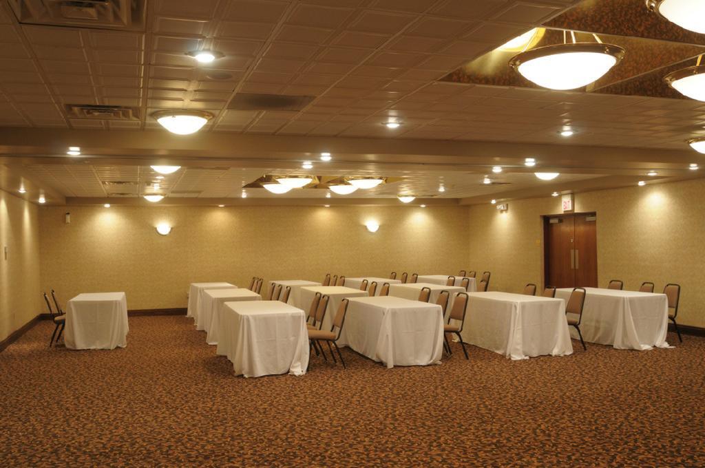 Moberly Inn & Suites Exteriér fotografie