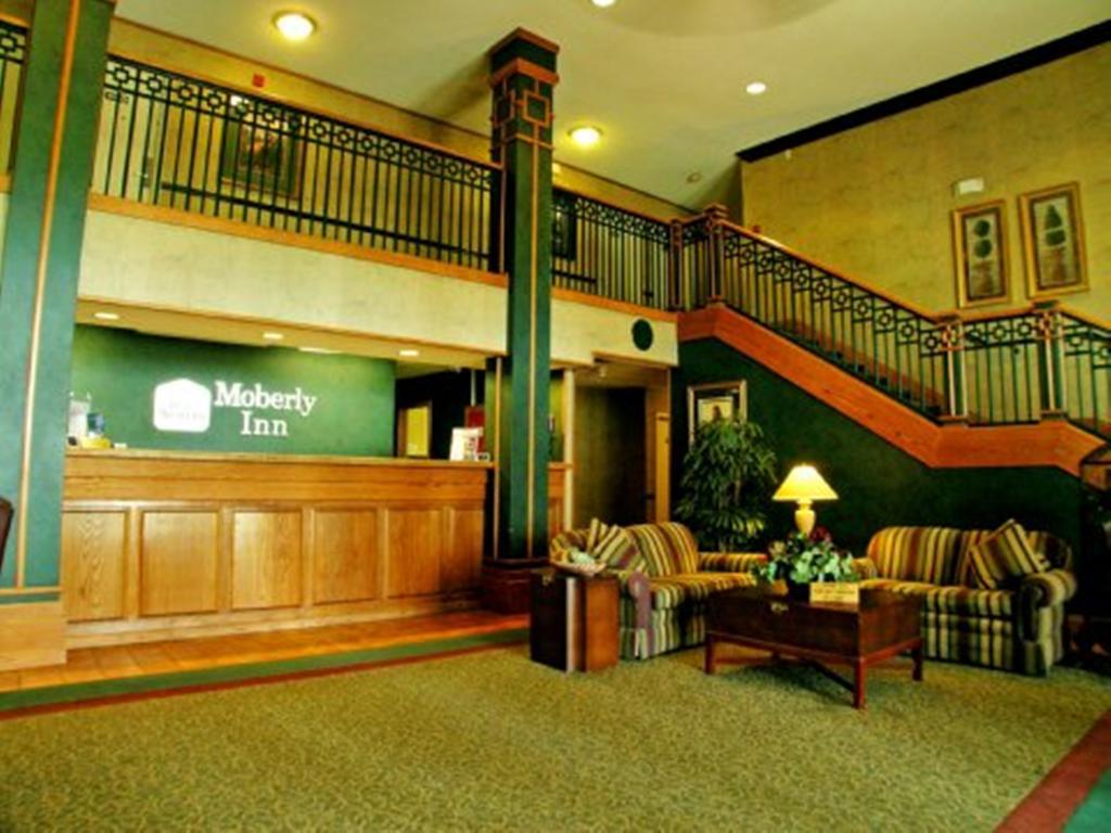Moberly Inn & Suites Exteriér fotografie