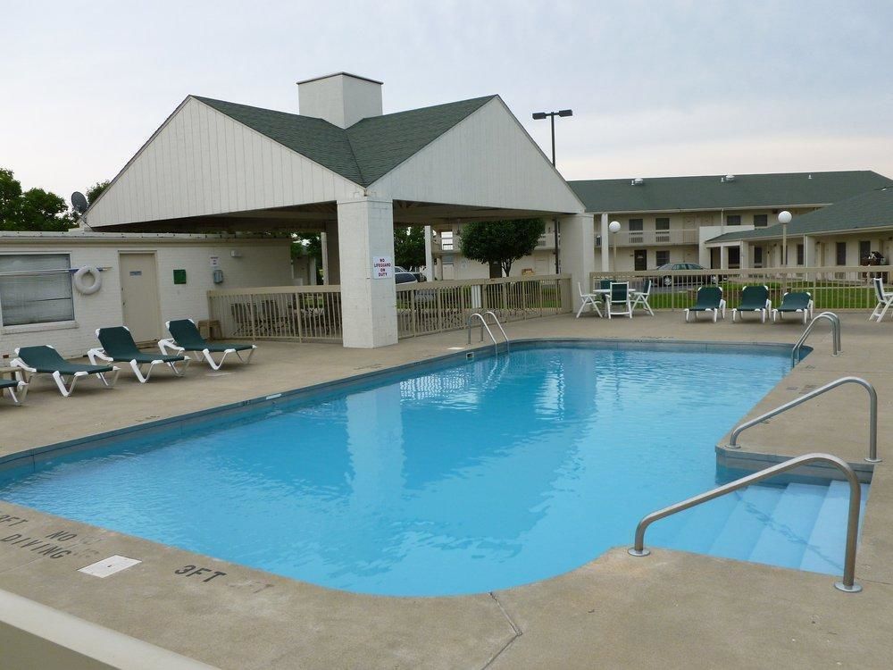 Moberly Inn & Suites Exteriér fotografie