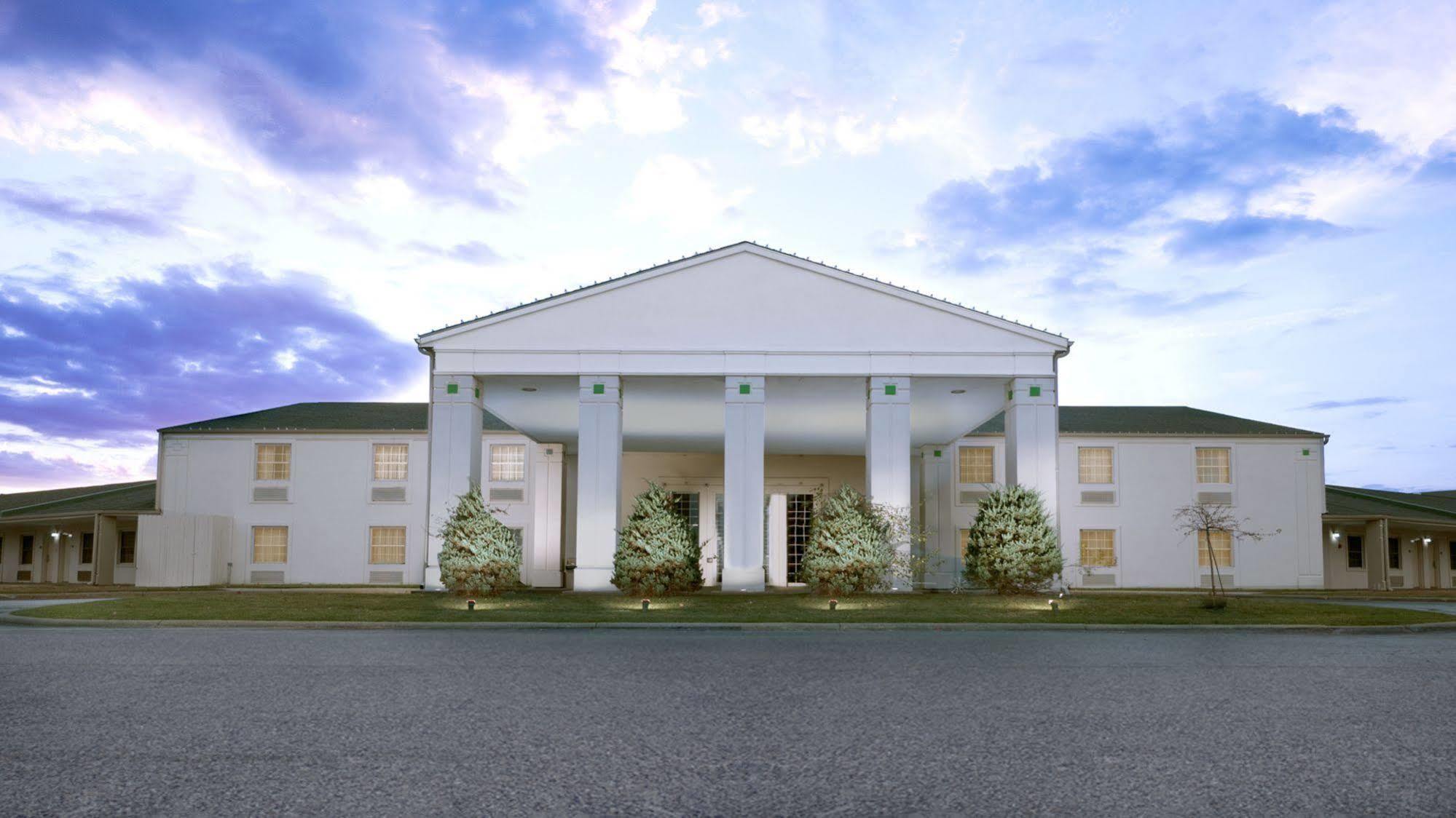 Moberly Inn & Suites Exteriér fotografie